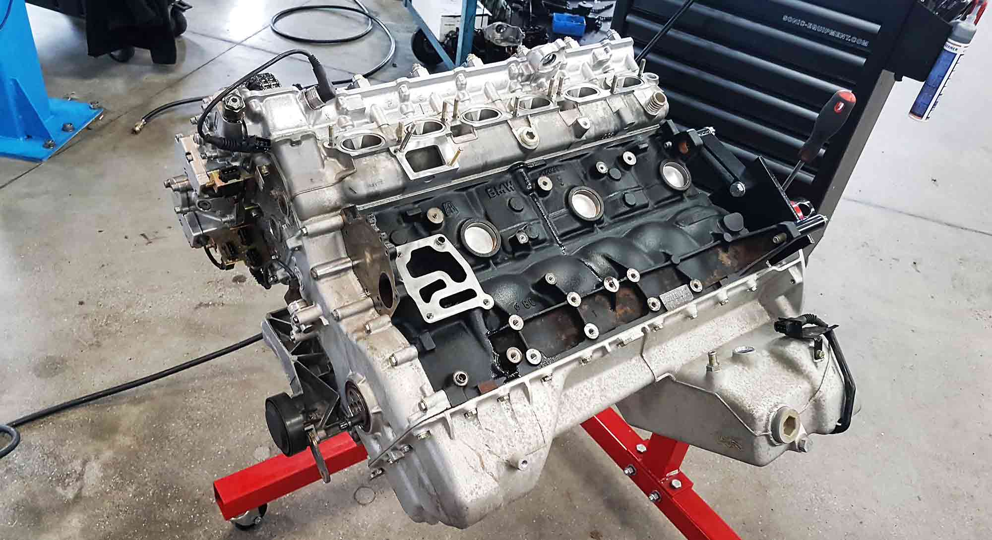 Der S50B32 Motor nach dem Ausbau